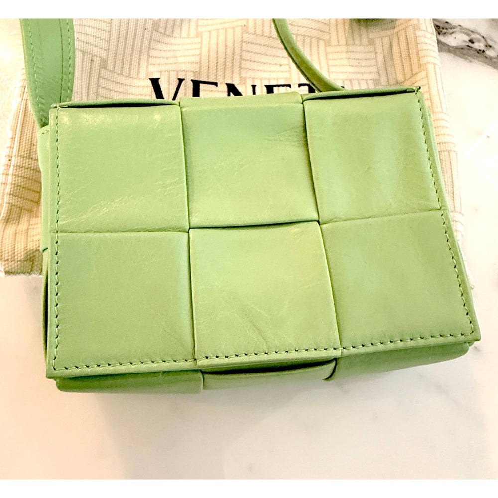 Bottega Veneta Cassette Wallet on Strap Green Intrecciato Lambskin Crossbody NWT - Picture 4 of 16